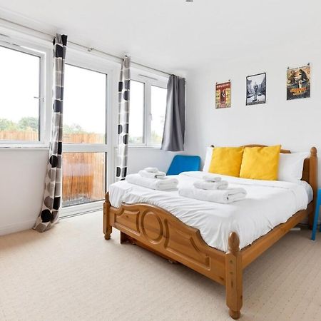Spacious 2 Bedroom Apartment In Cricklewood London Exterior photo