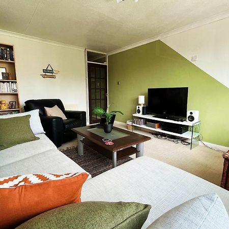 Spacious 2 Bedroom Apartment In Cricklewood London Exterior photo