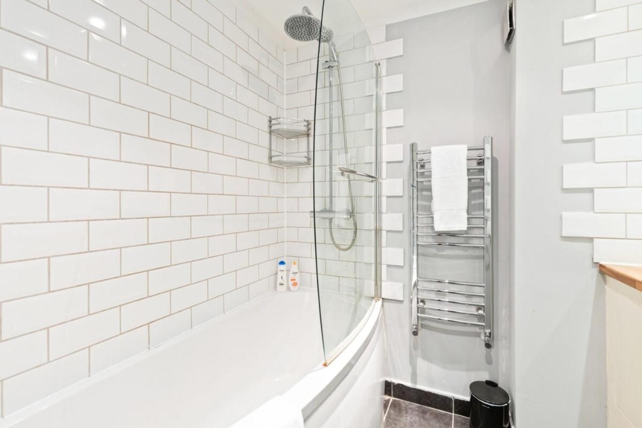 Spacious 2 Bedroom Apartment In Cricklewood London Exterior photo