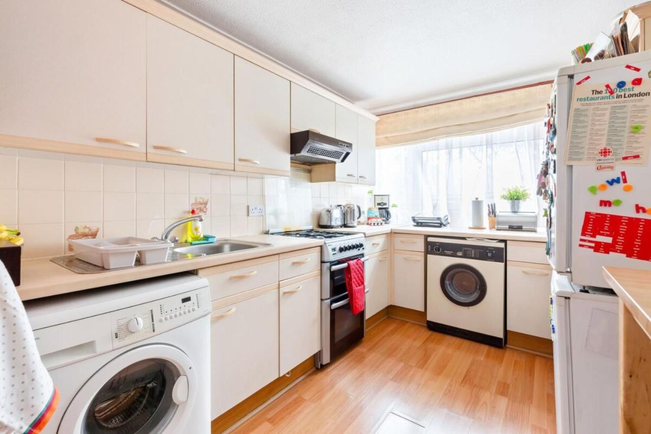 Spacious 2 Bedroom Apartment In Cricklewood London Exterior photo